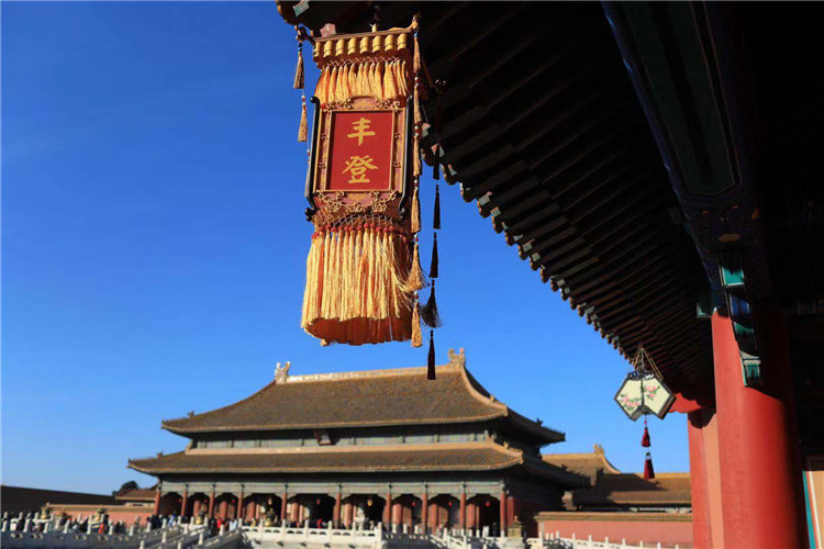 消失百年宫灯复原,挂上乾清宫迎大年
