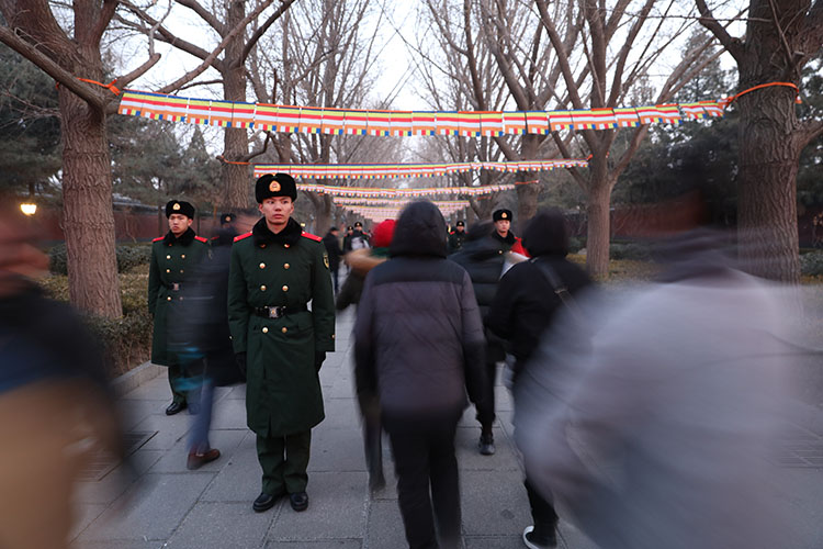 雍和宫 大年初一烧香祈福