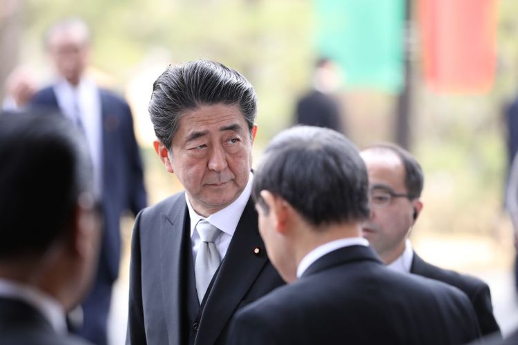 拍安倍马屁"说漏嘴",日本内阁高官引咎辞职!