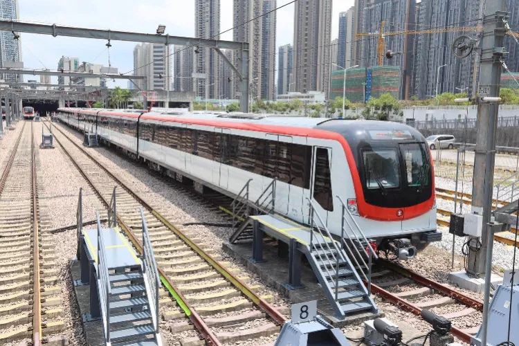 4号线北延段首列车来了|深圳地铁|列车|观澜_新浪网