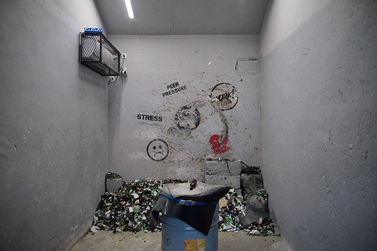 网红发泄屋减压新奇方式组图