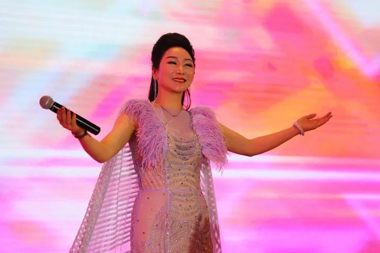 李舒玉受邀参加黎川在沪商会联合举办的盛世年会"抚河大地 福耀抚商"