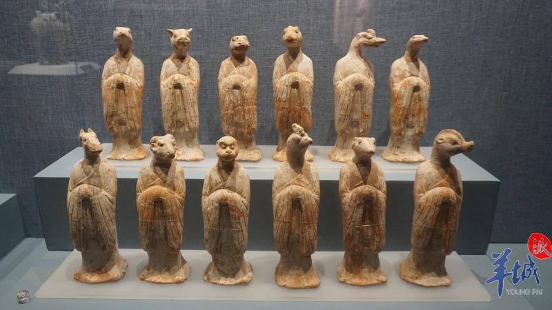 这些戏精文物会“说话”！华南首办唐代陶俑专题展|陶俑_新浪新闻