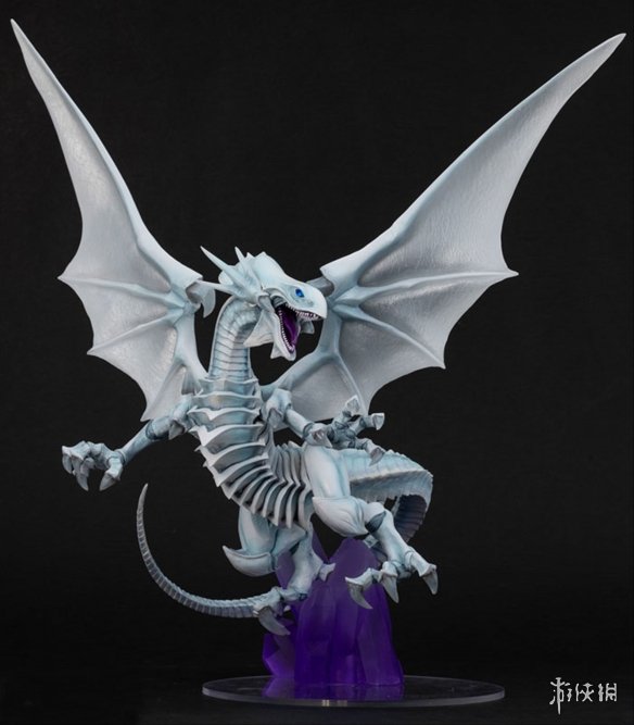 战斗姿态完美还原游戏王青眼白龙手办公开