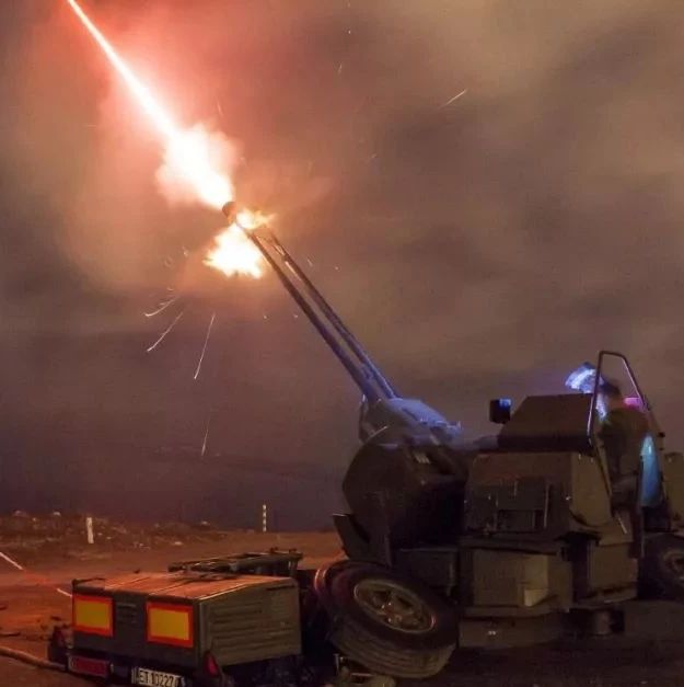 高射炮打飞机,如果没打中:那么炮弹都飞到哪里去了?