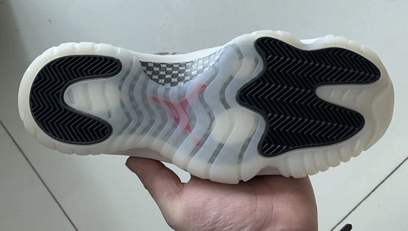 drake 上脚稀有白蛇,同款 aj11 low 低帮版本确定 6 月发售