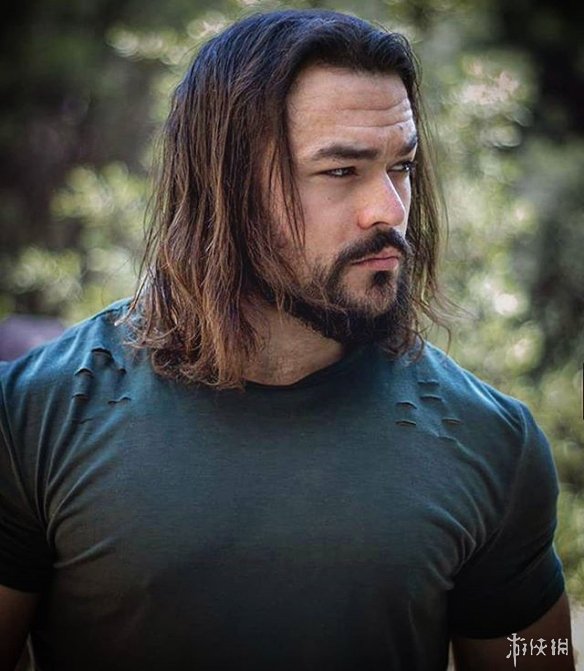 erics自从看了金刚狼电影之后,就非常喜欢休·杰克曼所扮演的金刚狼