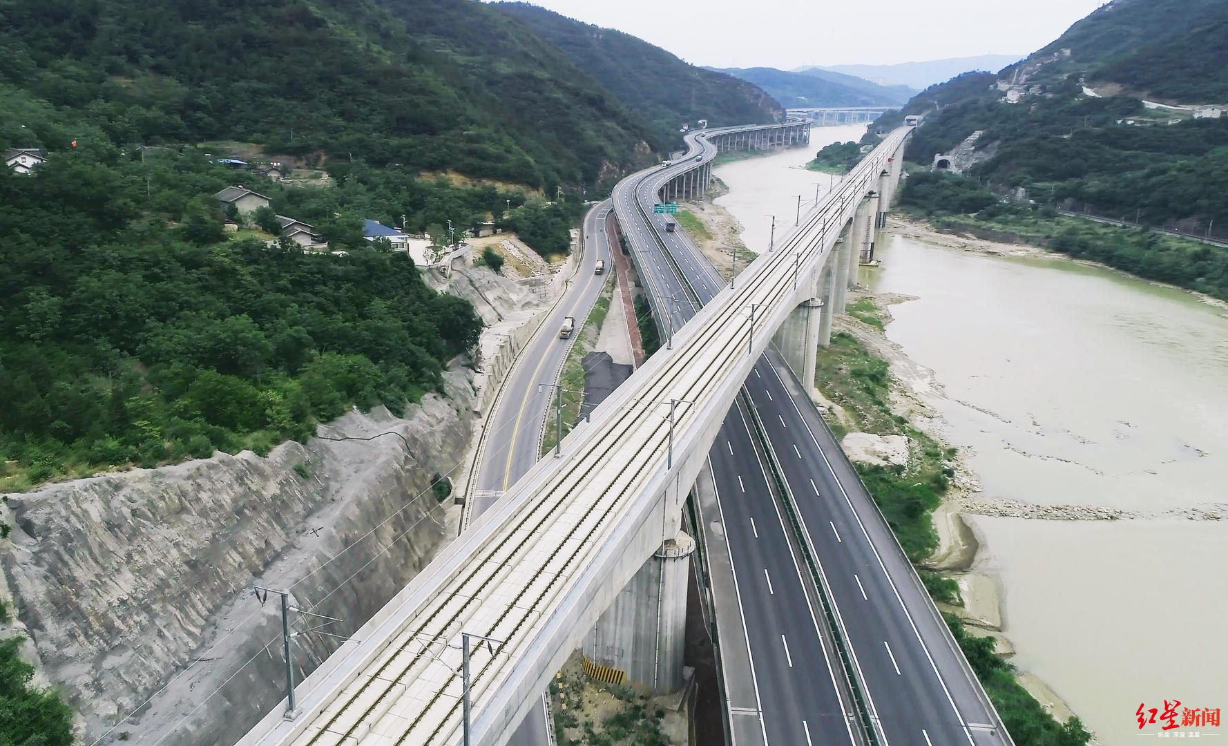 天堑变通途 西成高铁斩获国际工程界"诺贝尔奖"|西成高铁|高速铁路