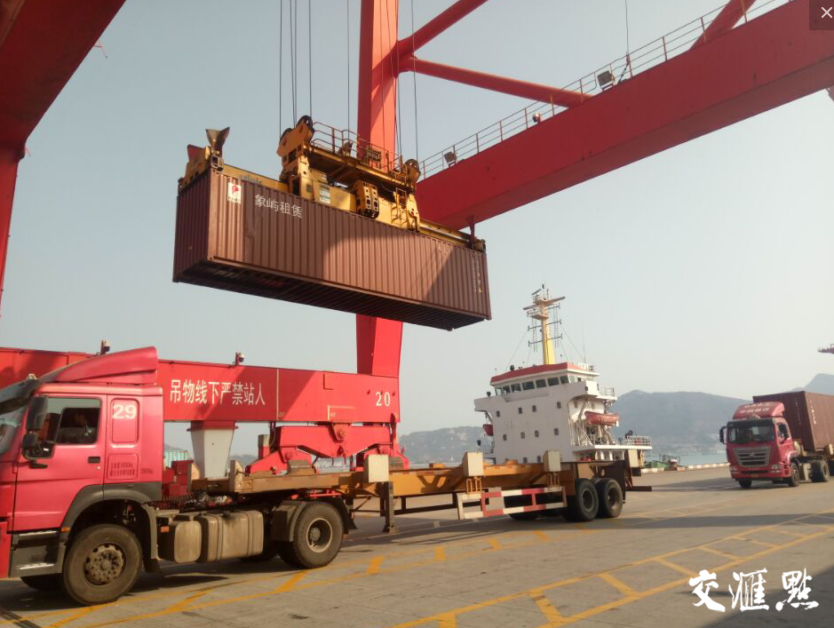 连云港给集装箱桥吊装上"行车记录仪" 系江苏港口首家尝试理货无人化|