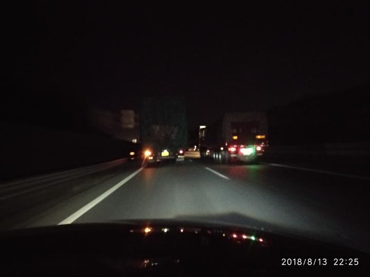 杭州绕城高速夜晚交通呈乱象 百日行动集中整治启动