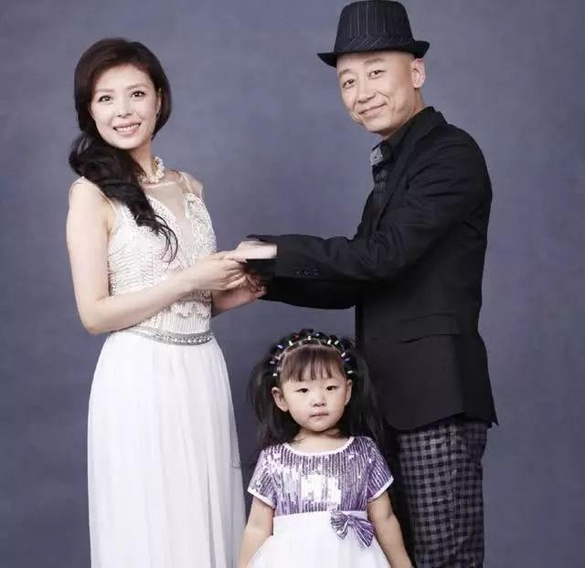 梨园世家,她是范冰冰的同学,曾为爱息影4年,网友:原来是她