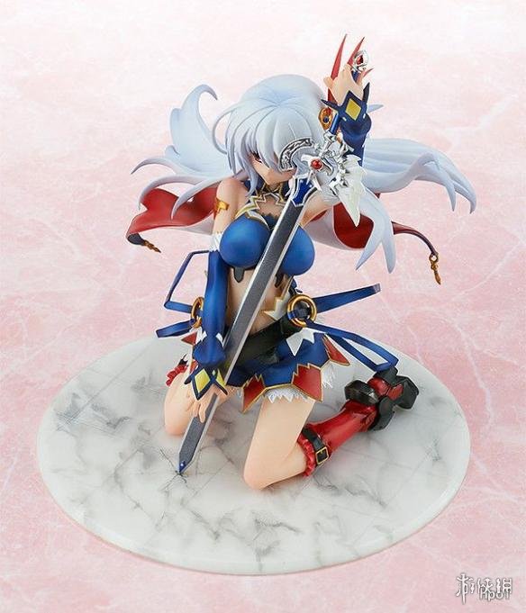 《魔弹之王与战姬》女主手办 胸前两球令人移不开