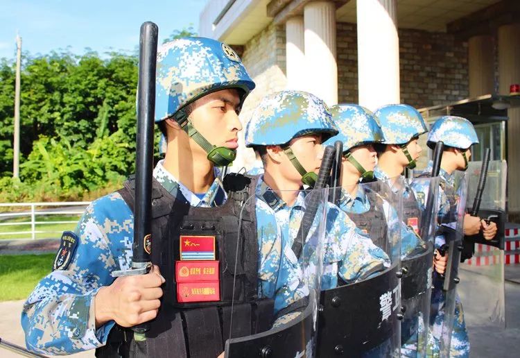 你心目中的机场警卫兵是什么样子的,快来了解一下