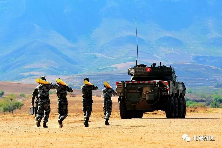 走进超燃练兵场暴风雨部队官兵这样向八一献礼