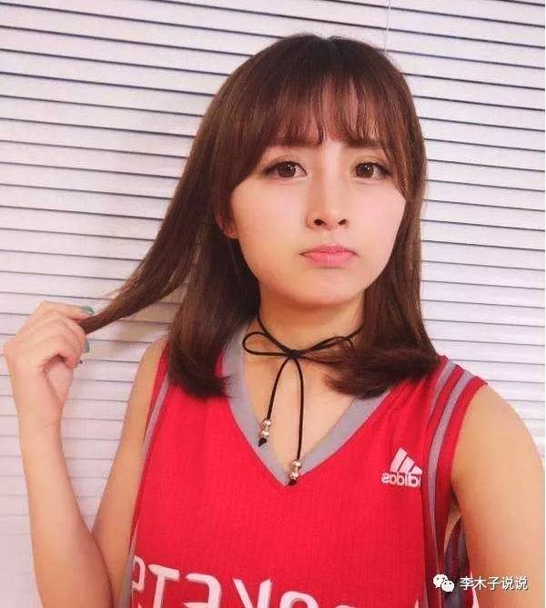 本名张娅南,是一位资深女主播,也是资深的火箭球迷,当然了本赛季大