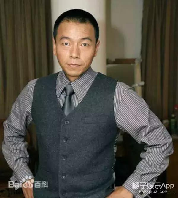 他还曾凭借《战士》中郑虎臣这一角色,在2009 年南方盛典影视颁奖典礼