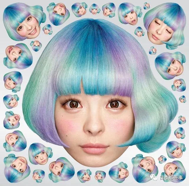 曾因古怪被嘲笑 如今回归黑发素颜她还是可爱教主