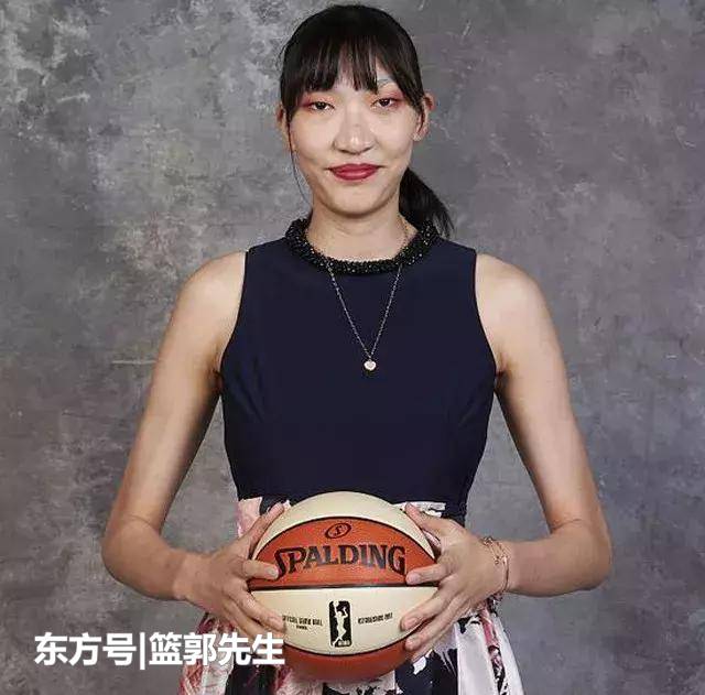 韩旭被WNBA选中,女篮传奇郑海霞送祝福:将女