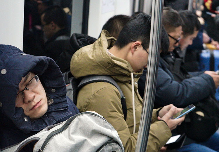 春节后首个工作日 北京地铁秩序井然|西街|上班族|地铁_新浪网