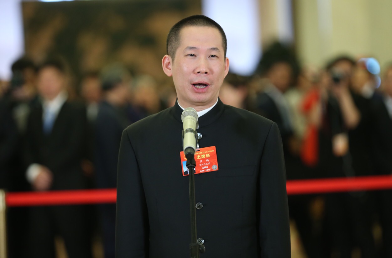 全国人大代表罗鹏:大数据让货车司机每年省万元油费|大数据_新浪财经_