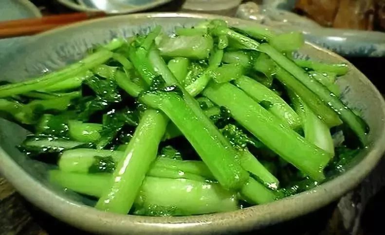 商榻菜笕是商榻有名的一道家常菜,清炒出来碧绿油亮,大鱼大肉之后来一