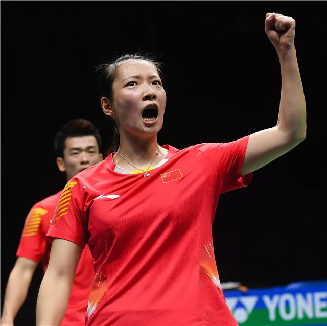 太稳了,衢州姑娘黄雅琼获亚运会冠军!羽毛球混双决赛中2:0横扫对手!