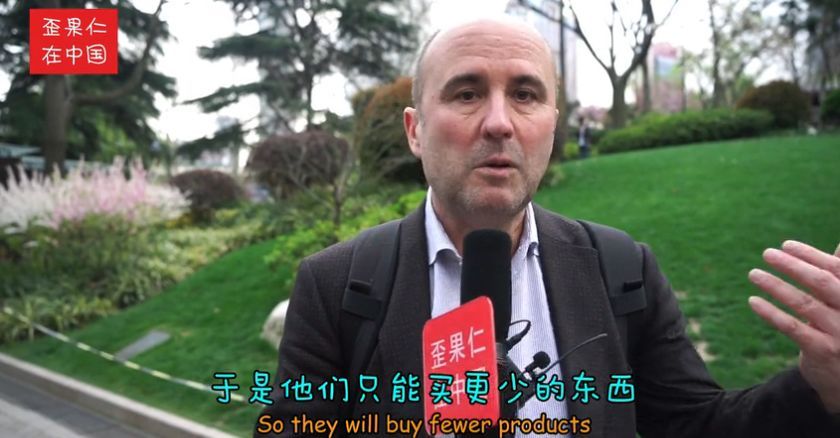 街采外国人:中美贸易战谁会赢?