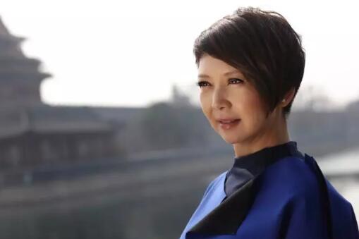 走近央视主播田薇从最后一排到世界青年领袖