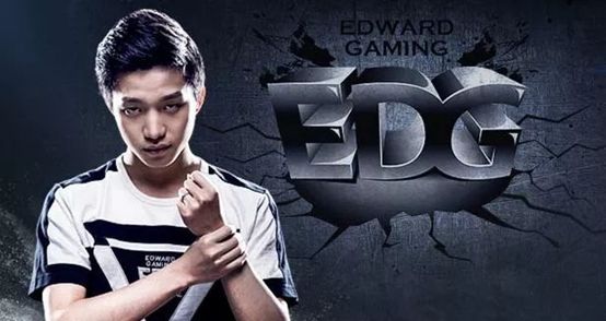 厂长(明凯)一直是中国lol的标杆性人物,也是中国电竞最具代表性的职业