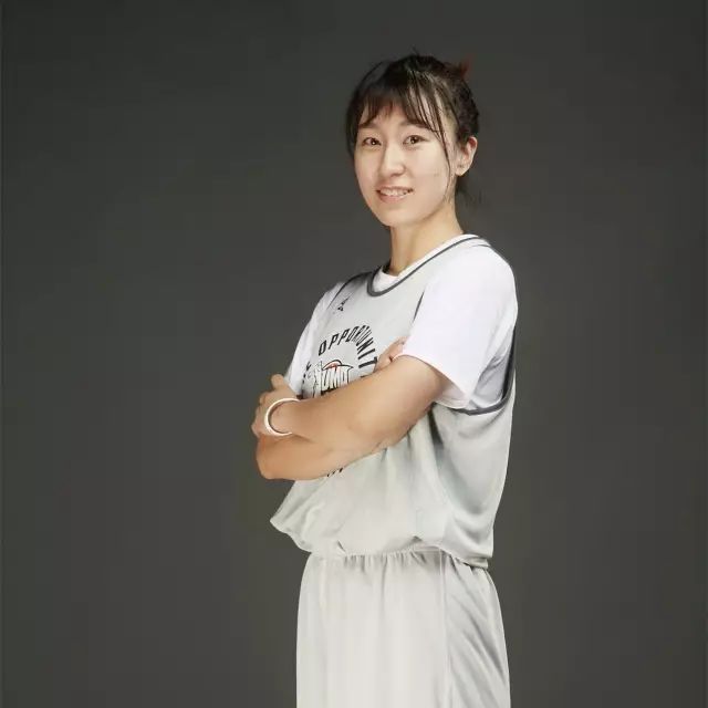 这一波篮球女孩你打不过!|女孩|郁菲|男孩子_新浪新闻