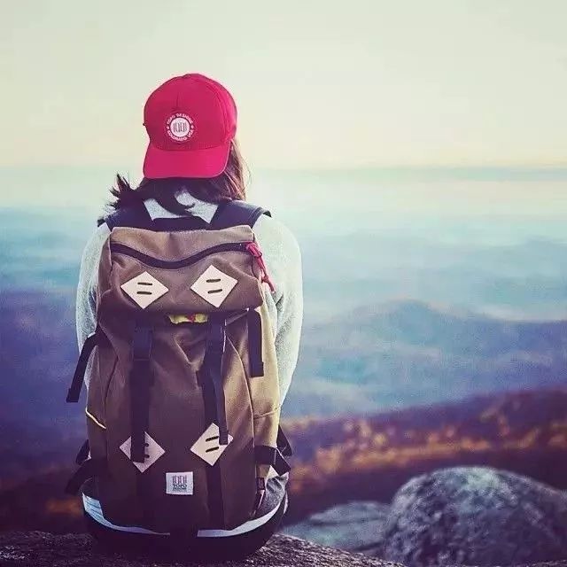 千万不要爱上一个喜欢旅行的女孩!