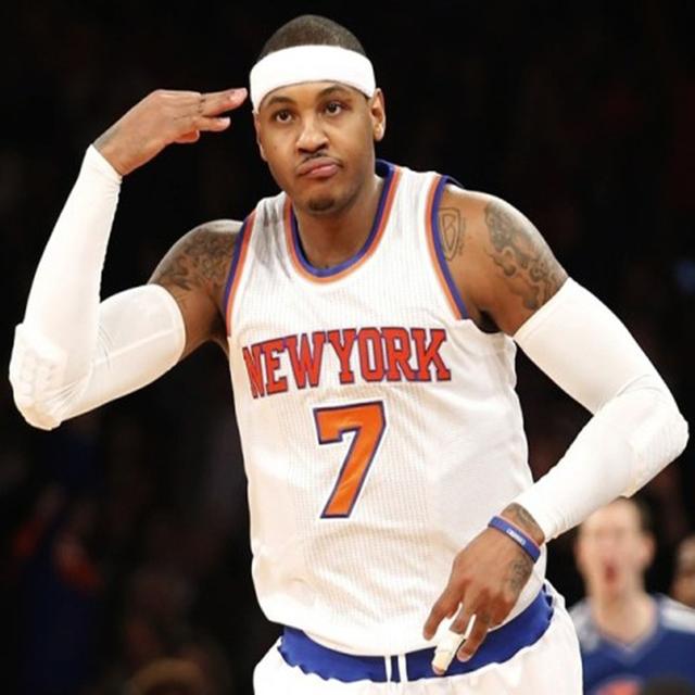 分析安东尼·戴维斯如何通过低位单打与高位策应影响比赛走势