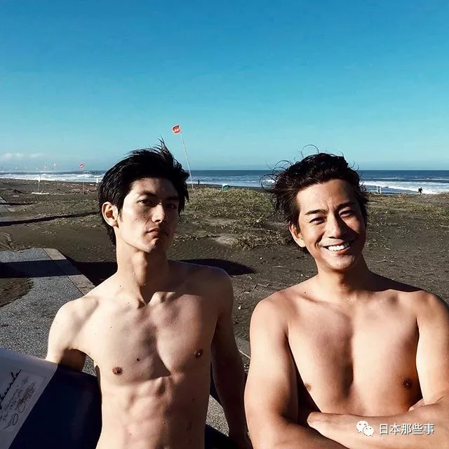 三浦春马三浦翔平晒合照这两位的身材值得舔啊 手机新浪网 三浦春马三浦翔平晒合照这两位的身材值得舔啊 手机新浪网