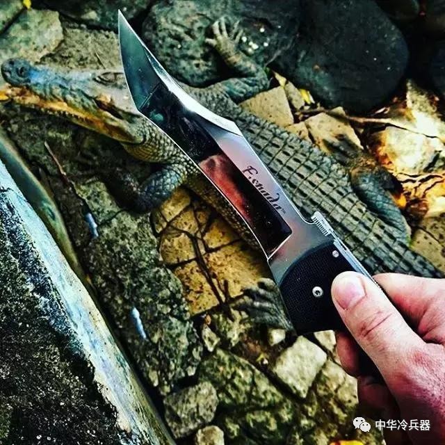 战斗民族最爱的冷兵器——造型奇特的长钺