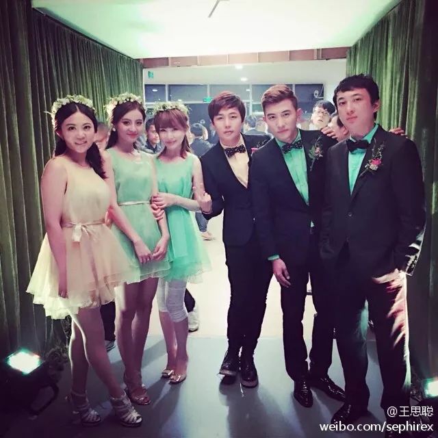 2014年,袁成杰在上海结婚时王思聪就当了伴郎.