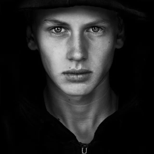 动人的黑白人像摄影