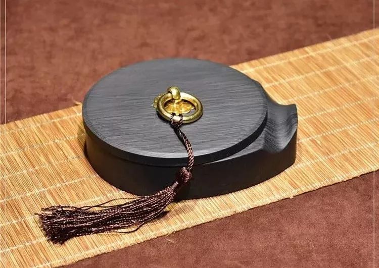被李煜称为天下第一的歙砚，究竟好在哪里？|李煜|歙砚_新浪新闻