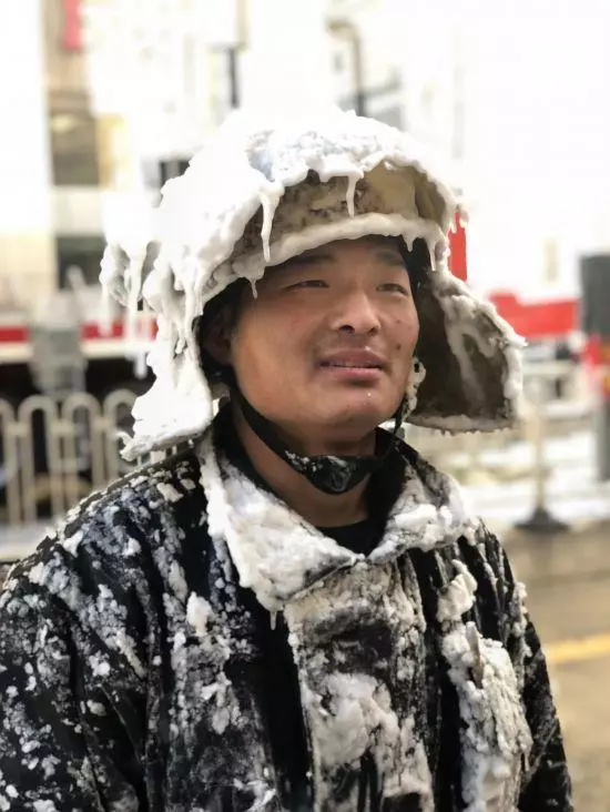 原来人冻成冰后身体反应是这样的…抖一次心疼一下