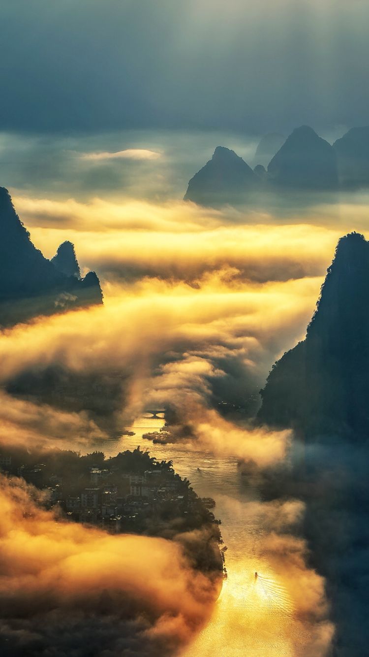 3   超级工程   在人们印象中   拥有超级风景的中国南方喀斯特