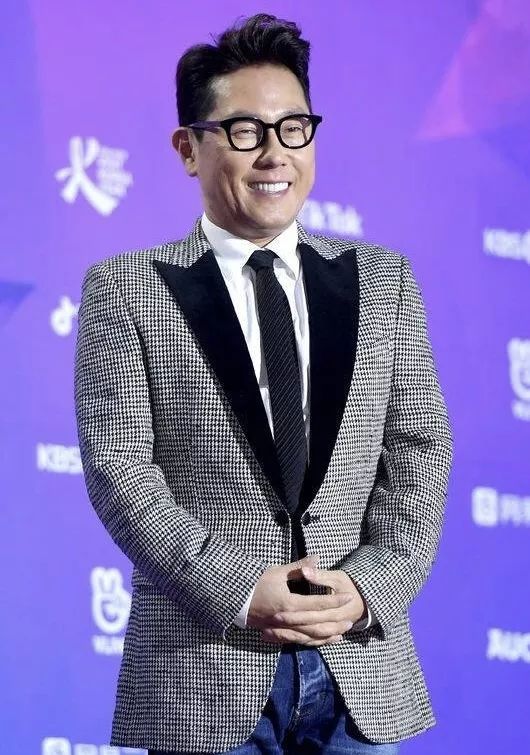 你看完今日最新韩流新闻&今日爱豆预告|预告|蔡亨源|玉珠铉_新浪新闻