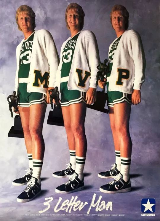 连续三年当选为常规赛mvp,成为拉塞尔和张伯伦之后做到这一点的第三人