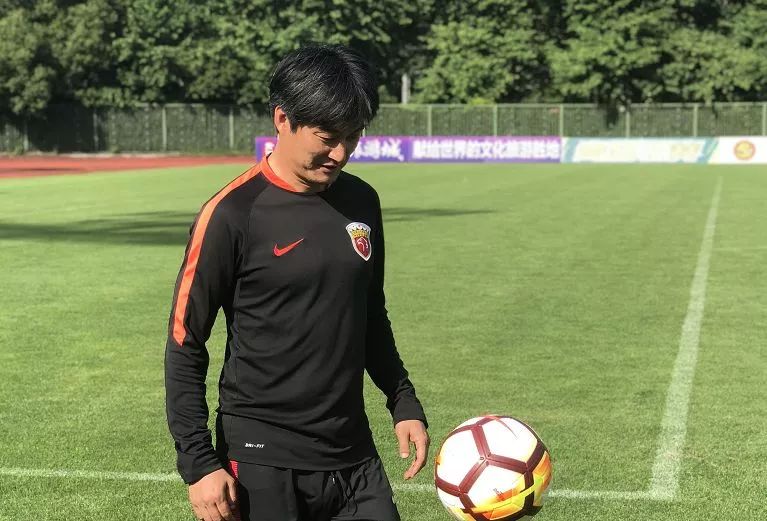 还有著名球星朱琪到场助阵 陪你一起边吃边狂欢! 还有!