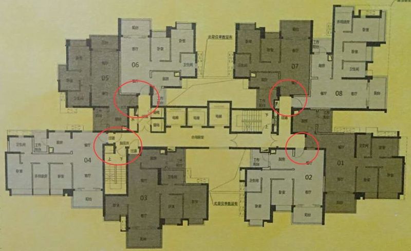 3 三梯八户,31层高太拥挤 另外,如上述提到的,26,27,28栋为三梯八户