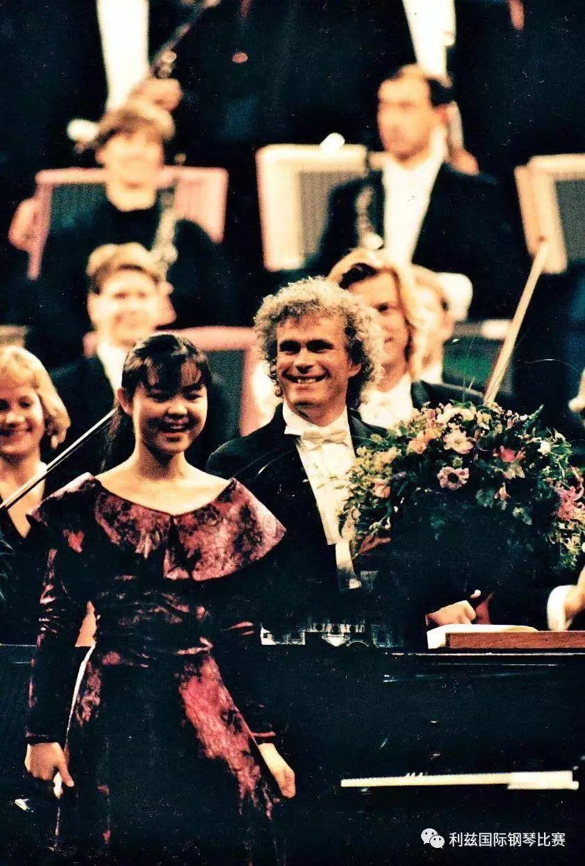 陈萨,钢琴前的女神赢在高级感 | cover person