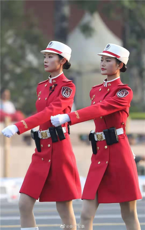 为国庆大阅兵制作阅兵服 江苏卡思迪莱员工备感荣耀