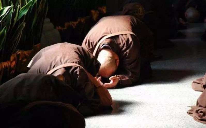 南无十方三世一切佛法僧三宝.(三称)