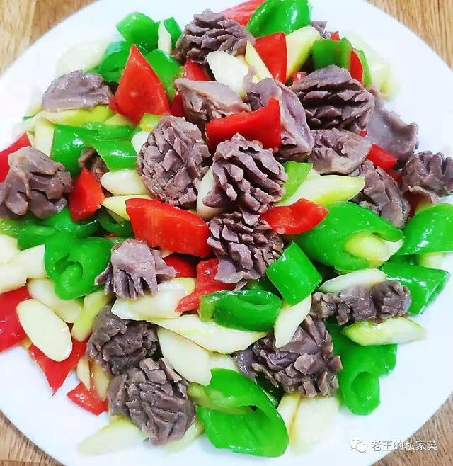彩椒炒胗花 色味双馨会走红 这道菜又好看又好吃