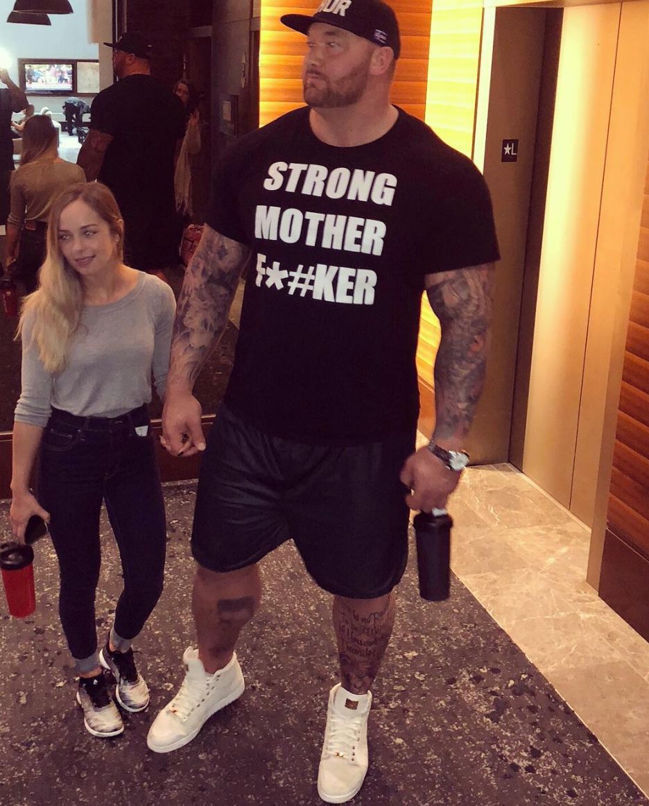 49cm的身高差"虐"网友!|魔山|女友|铁汉_新浪新闻