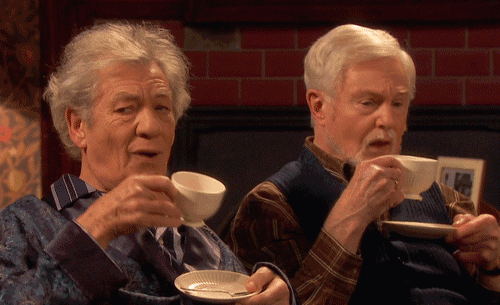 异乡工作的社畜不仅要面对节后惨淡的返工之旅,还有节前挑选伴手礼的