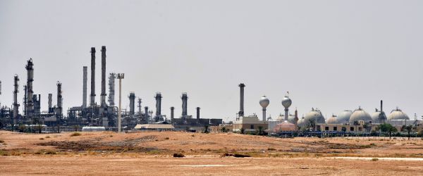 沙特阿拉伯首都利雅得附近拍摄的一处沙特阿美石油公司的石油设施